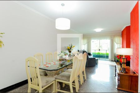 Sala de casa à venda com 3 quartos, 314m² em Vila Galvão, Guarulhos