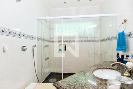 Casa à venda com 314m², 3 quartos e 4 vagasBanheiro Social
