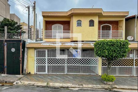 Casa à venda com 180m², 3 quartos e 2 vagasFachada
