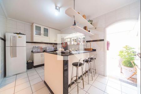 Casa à venda com 180m², 3 quartos e 2 vagasCozinha