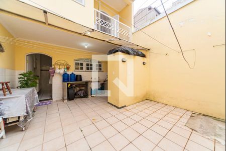 Casa à venda com 180m², 3 quartos e 2 vagasQuintal fundos