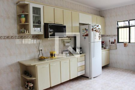 Casa à venda com 583m², 4 quartos e 6 vagas Casa à venda com 583m², 4 quartos e 6 vagasCozinha