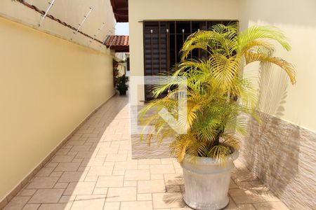 Casa à venda com 583m², 4 quartos e 6 vagasQuintal