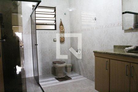 Casa à venda com 583m², 4 quartos e 6 vagas Casa à venda com 583m², 4 quartos e 6 vagasBanheiro da Suíte