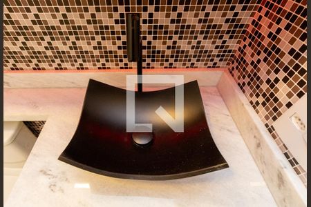 Apartamento à venda com 39m², 2 quartos e sem vagaDetalhe - Banheiro