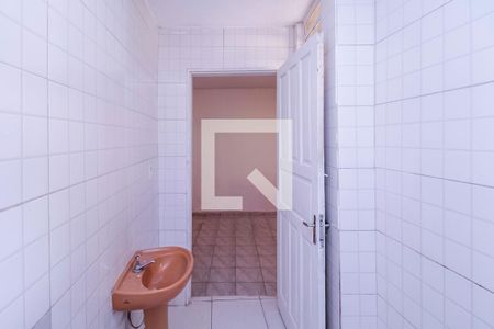 Banheiro de casa para alugar com 1 quarto, 55m² em Vila Tolstoi, São Paulo