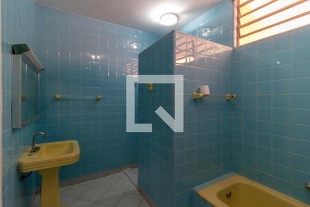 Casa à venda com 350m², 4 quartos e 2 vagasBanheiro