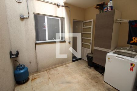 Casa à venda com 116m², 3 quartos e 2 vagasÁrea de Serviço