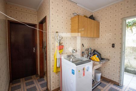 Casa à venda com 360m², 4 quartos e 4 vagas Casa à venda com 360m², 4 quartos e 4 vagasLavanderia