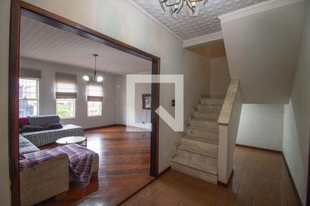 Casa à venda com 360m², 4 quartos e 4 vagas Casa à venda com 360m², 4 quartos e 4 vagasSala