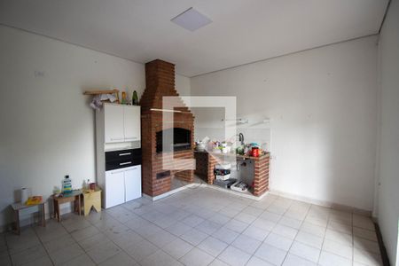 Casa à venda com 360m², 4 quartos e 4 vagas Casa à venda com 360m², 4 quartos e 4 vagasÁrea comum - Churrasqueira