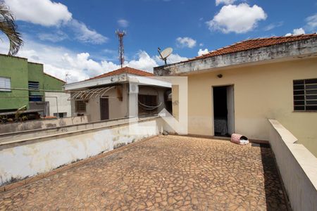 Casa à venda com 360m², 4 quartos e 4 vagas Casa à venda com 360m², 4 quartos e 4 vagasSacada Suite