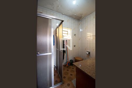 Casa à venda com 360m², 4 quartos e 4 vagas Casa à venda com 360m², 4 quartos e 4 vagasBanheiro da Suíte