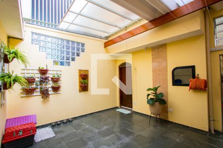 Casa à venda com 187m², 2 quartos e 2 vagasQuintal
