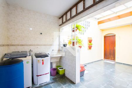 Casa à venda com 187m², 2 quartos e 2 vagasÁrea de serviço