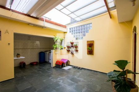 Casa à venda com 187m², 2 quartos e 2 vagasQuintal