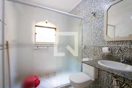 Casa à venda com 187m², 2 quartos e 2 vagasBanheiro social