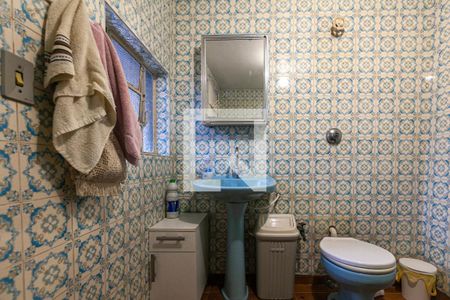 Casa à venda com 300m², 4 quartos e 3 vagasBanheiro 2