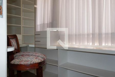 Apartamento à venda com 90m², 2 quartos e 2 vagas Apartamento à venda com 90m², 2 quartos e 2 vagasCloset da suíte