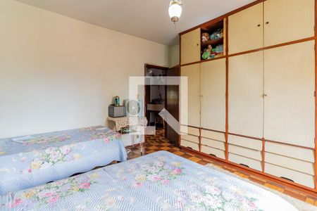 Casa à venda com 500m², 6 quartos e 8 vagasQuarto 2