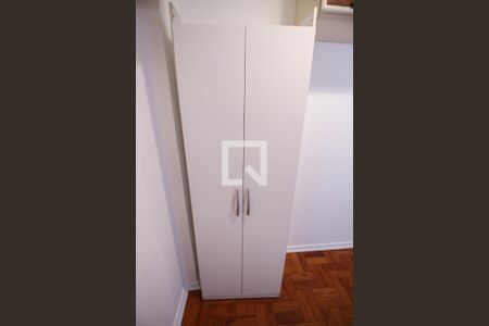 Apartamento à venda com 71m², 2 quartos e 1 vaga Apartamento à venda com 71m², 2 quartos e 1 vagaQuarto de Serviço