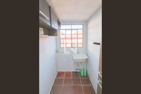 Casa à venda com 200m², 3 quartos e 2 vagas Casa à venda com 200m², 3 quartos e 2 vagasLavanderia