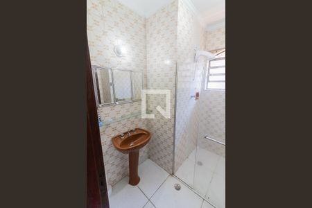 Casa à venda com 200m², 3 quartos e 2 vagas Casa à venda com 200m², 3 quartos e 2 vagasBanheiro Social