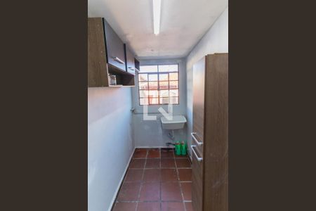 Casa à venda com 200m², 3 quartos e 2 vagas Casa à venda com 200m², 3 quartos e 2 vagasLavanderia