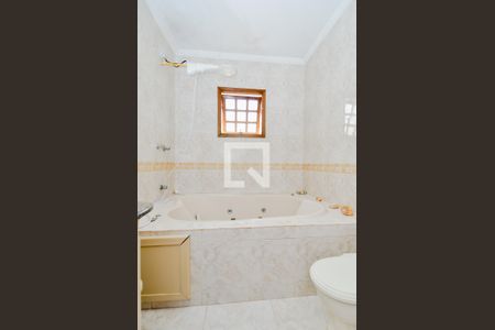 Banheiro da Suíte 1 de casa à venda com 3 quartos, 275m² em Jardim Vila Galvão, Guarulhos