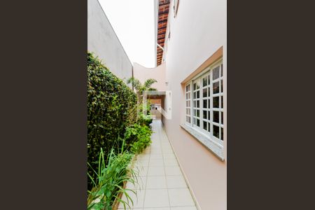 Casa à venda com 275m², 3 quartos e 3 vagasCorredor Lateral 