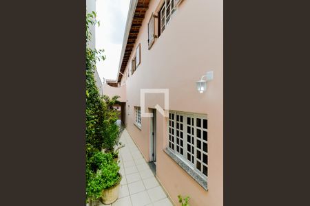 Casa à venda com 275m², 3 quartos e 3 vagasCorredor Lateral 