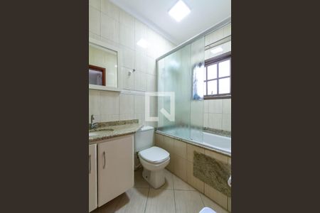 Casa à venda com 180m², 3 quartos e 4 vagas Casa à venda com 180m², 3 quartos e 4 vagasBanheiro da Suíte