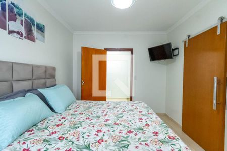 Casa à venda com 180m², 3 quartos e 4 vagas Casa à venda com 180m², 3 quartos e 4 vagasSuíte