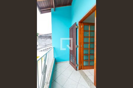 Casa à venda com 180m², 3 quartos e 4 vagas Casa à venda com 180m², 3 quartos e 4 vagasVaranda da Suíte