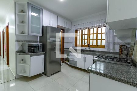 Casa à venda com 180m², 3 quartos e 4 vagas Casa à venda com 180m², 3 quartos e 4 vagasCozinha