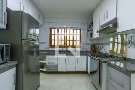 Casa à venda com 180m², 3 quartos e 4 vagas Casa à venda com 180m², 3 quartos e 4 vagasCozinha