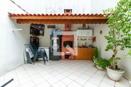 Casa à venda com 180m², 3 quartos e 4 vagas Casa à venda com 180m², 3 quartos e 4 vagasQuintal e Churrasqueira