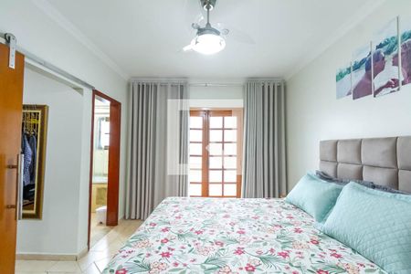 Casa à venda com 180m², 3 quartos e 4 vagas Casa à venda com 180m², 3 quartos e 4 vagasSuíte
