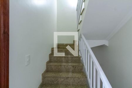 Escada de casa à venda com 3 quartos, 180m² em Baeta Neves, São Bernardo do Campo