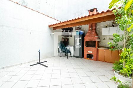 Casa à venda com 180m², 3 quartos e 4 vagas Casa à venda com 180m², 3 quartos e 4 vagasQuintal e Churrasqueira