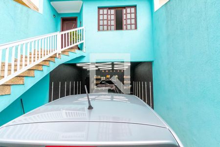 Casa à venda com 180m², 3 quartos e 4 vagas Casa à venda com 180m², 3 quartos e 4 vagasGaragem