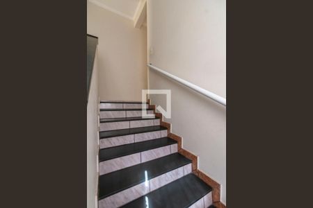 Escada de Acesso de casa à venda com 4 quartos, 252m² em Jardim Helena, São Paulo