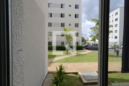 Vista da Sala de apartamento para alugar com 2 quartos, 50m² em Pinheirinho, Curitiba