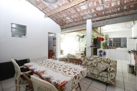 Casa à venda com 250m², 2 quartos e 5 vagasLazer