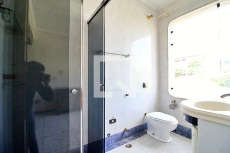 Casa à venda com 220m², 2 quartos e 1 vagaBanheiro da Suíte 2