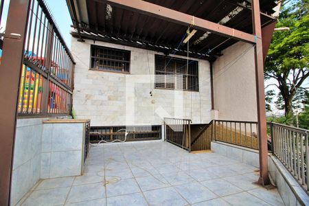 Casa à venda com 220m², 2 quartos e 1 vagaÁrea externa