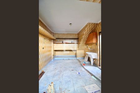 Casa à venda com 220m², 2 quartos e 1 vagaÁrea de Serviço / Garagem