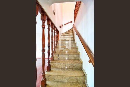 Escada de casa à venda com 2 quartos, 220m² em Bangú, Santo André