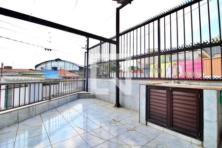 Casa à venda com 220m², 2 quartos e 1 vagaÁrea externa