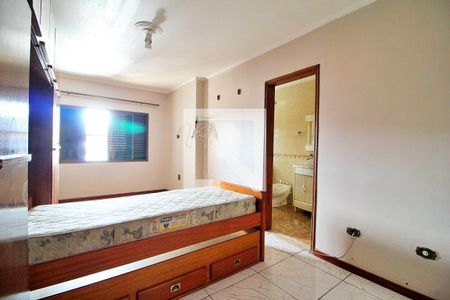 Suíte 1 de casa à venda com 2 quartos, 220m² em Bangú, Santo André